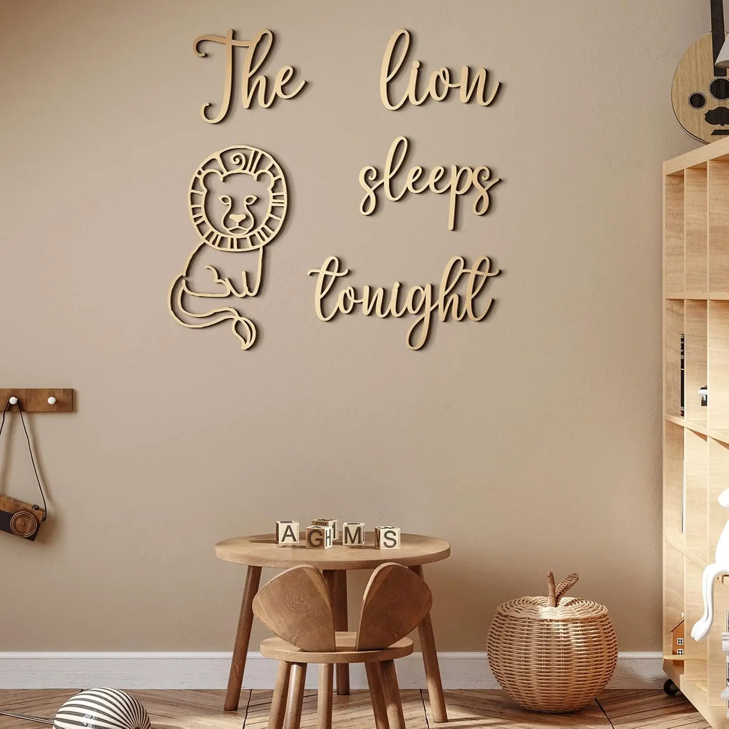 The Lion Sleeps Tonight Wooden - Baby Nursery Jungle Theme recension och pris